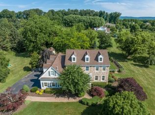 203 Parker Rd, Bloomsbury, NJ 08804