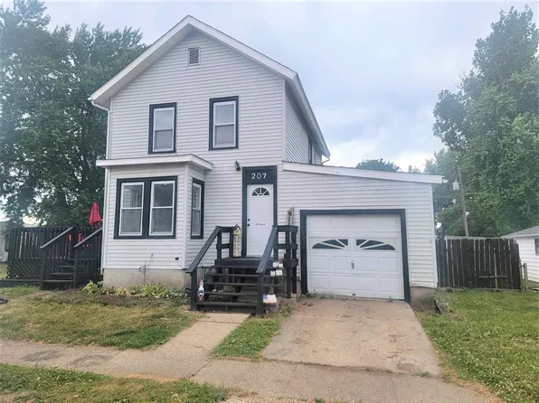 207 E South St, Franklin Grove, IL 61031