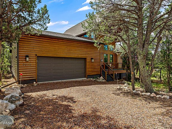 3rd image of 2975 Lookout Ln