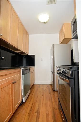 1st image of 37 W 54th St Ph B