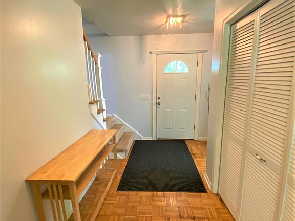 2nd image of 1884 Ann St