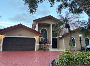 16421 NW 84th Ave, Miami Lakes, FL 33016
