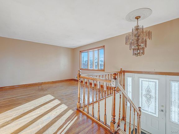 5th image of 105 Ames Street