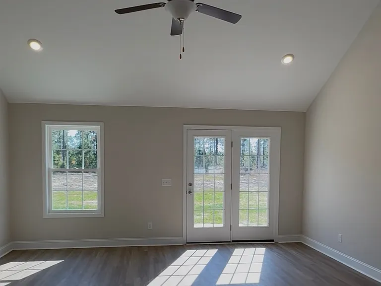 152 River Bluff Way — Photo 2