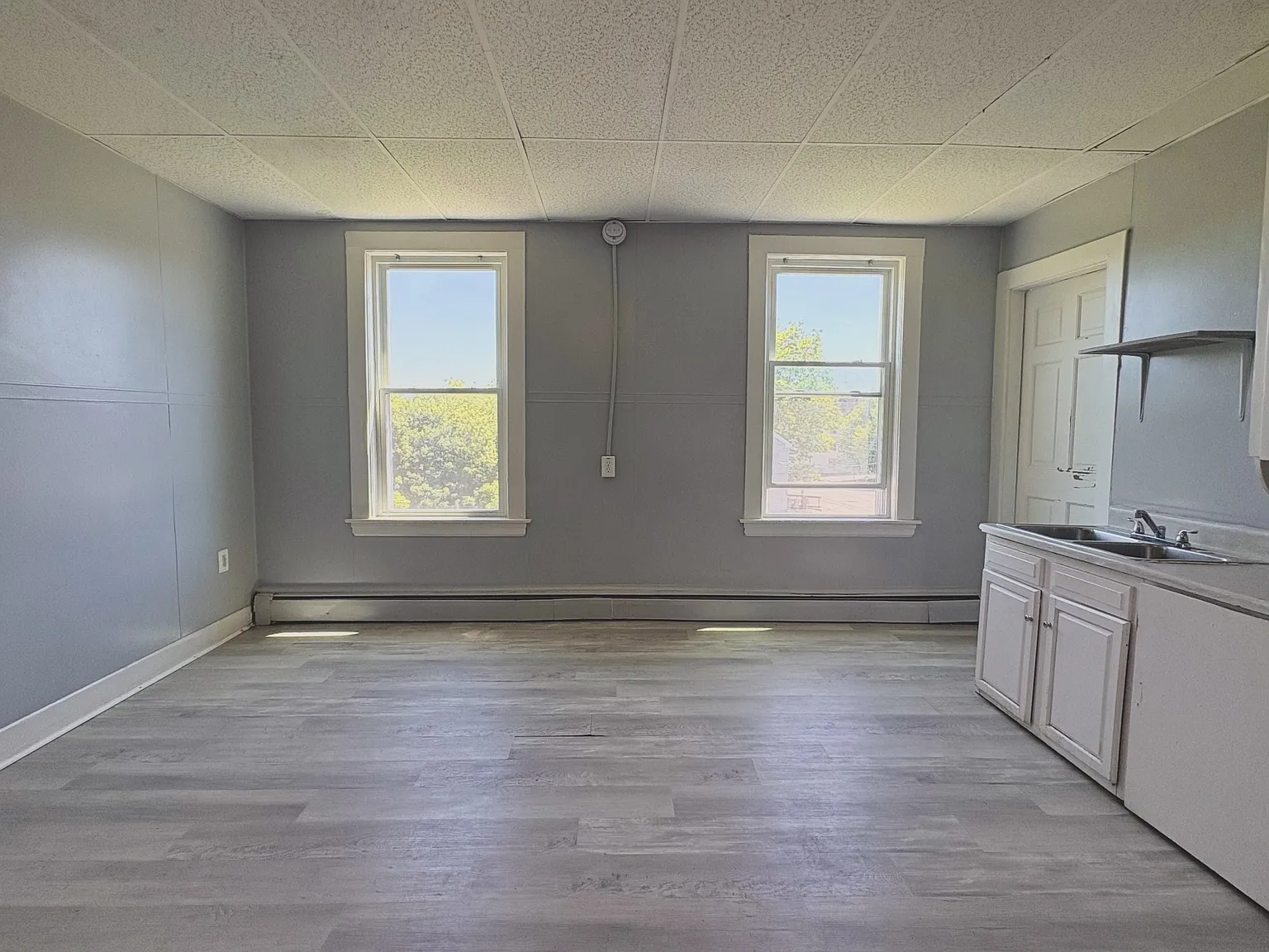 3 bed, $1,600 — Photo 2