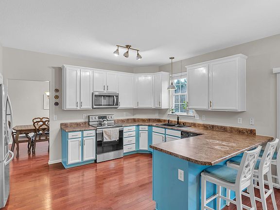 4th image of 12 Perkins Ct