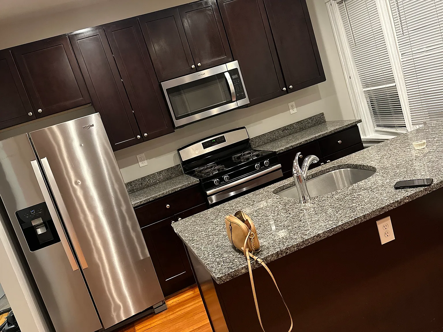 5 bed, 1600 sqft, $3,350 — Photo 2