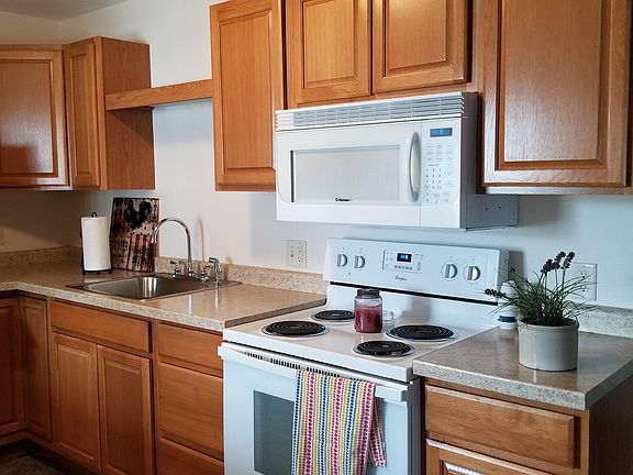 2nd image of 246 N Railroad St #4