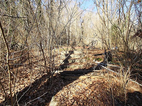 4th image of Railroad Ave