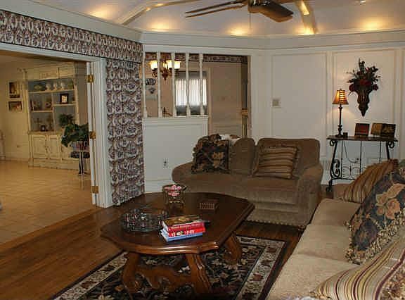 3rd image of 510 Farine Dr