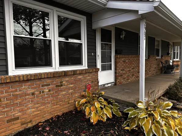 2907 Averill Dr, Lansing, MI 48911