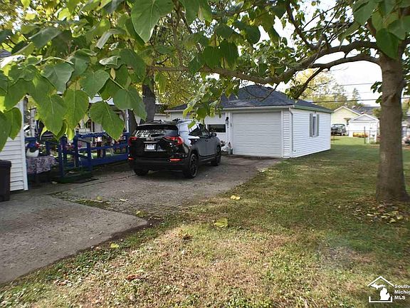4th image of 1238 Vineyard Dr
