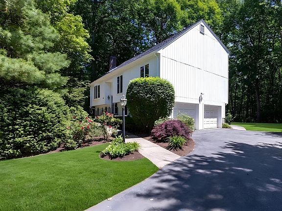 2nd image of 15 Pond View Cir