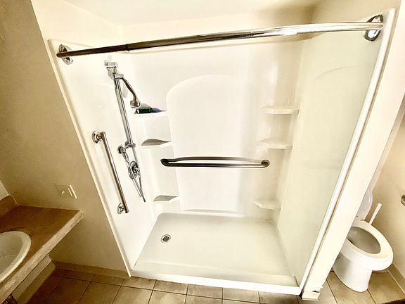 5th image of 1018-1024 S Hall St #1024-O
