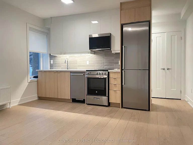 320 Roncesvalles Ave #14 — Photo 2