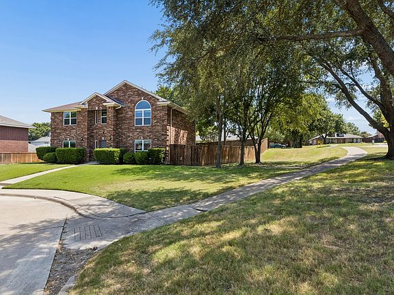 2nd image of 505 Big Oak Ct