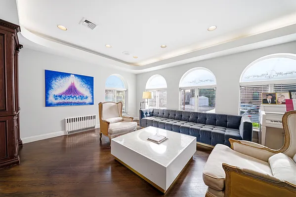Living room, photo 1