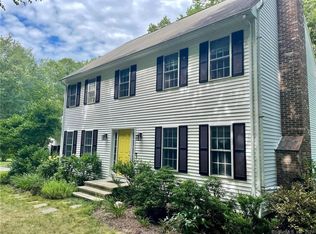 4 Rosemarie Ln, Clinton, CT 06413