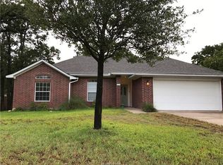 5533 Somerford Ln, Bryan, TX 77802