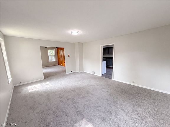 3rd image of 805 Carson St