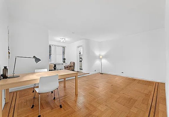 4th image of 120 Bennett Ave APT 3B