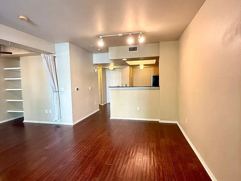 2400 5th Ave #219 — Photo 9