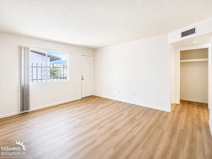 6818 N 17th Ave #11 — Photo 2