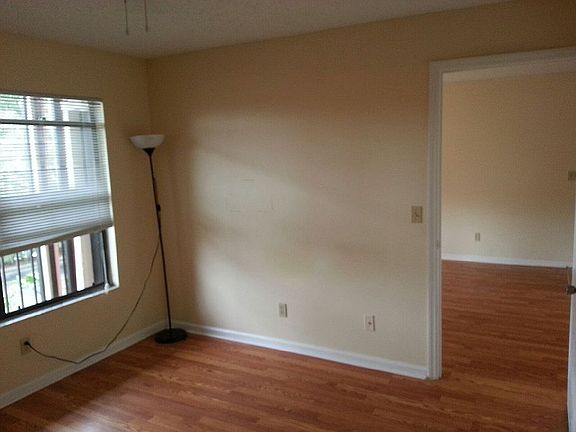 4th image of 8628 Bonaire Bay Ln APT 204