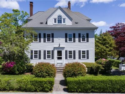 99 Central St, Narragansett, RI, 02882