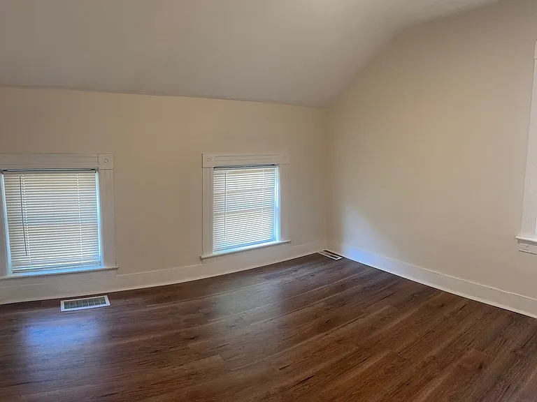 216 High St — Photo 12