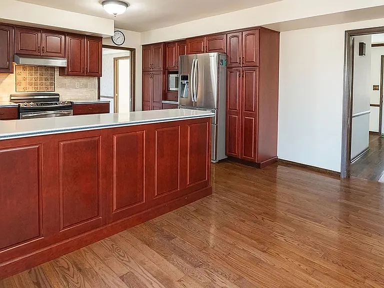 1209 E University St — Photo 20