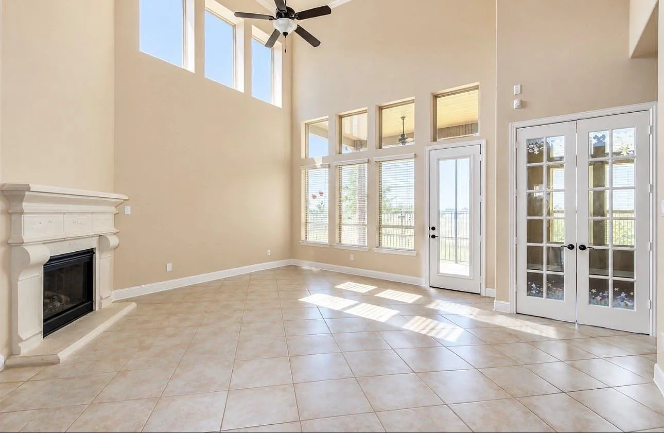 4 bed, 3.5 bath, 3365 sqft, $3,500 — Photo 3