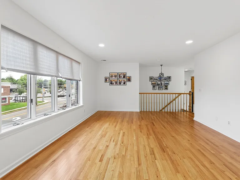 15 W Bradford Ave — Photo 18