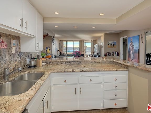 4th image of 4314 Marina City Dr