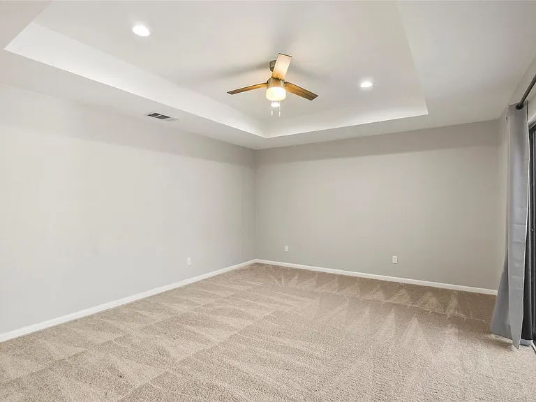 6019 Yellow Rock Trl — Photo 15