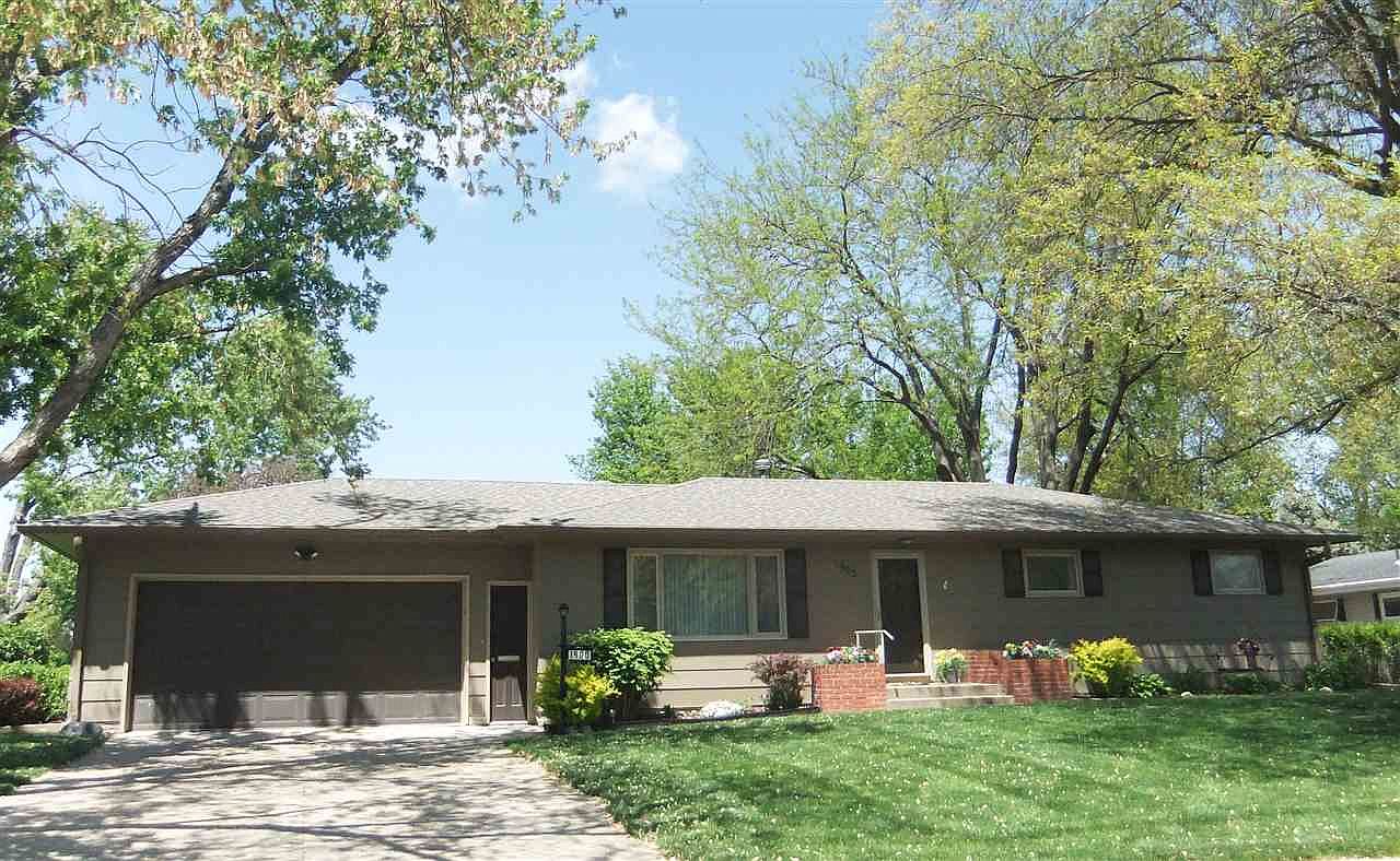 1900 Arbor Ave Beatrice NE 68310 Zillow