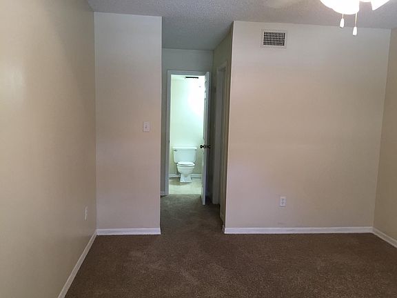 4th image of 238 Riverbend 102 Dr