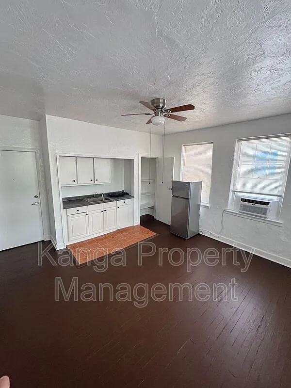 Studio, 1.0 bath, 533 sqft, $1,200 — Photo 2