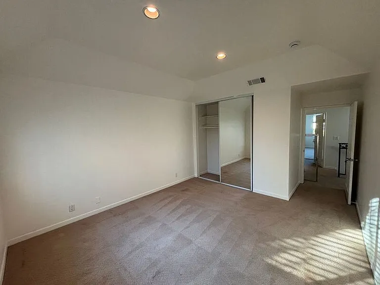 525 Orange Grove Pl — Photo 13