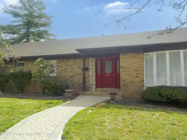6 Hunt Ln, Staten Island, NY 10304