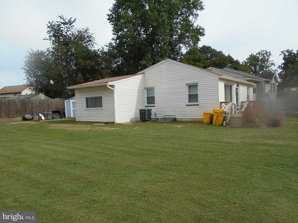 2nd image of 7743 West Dr