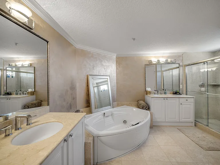 700 Ocean Royale Way #401 — Photo 18
