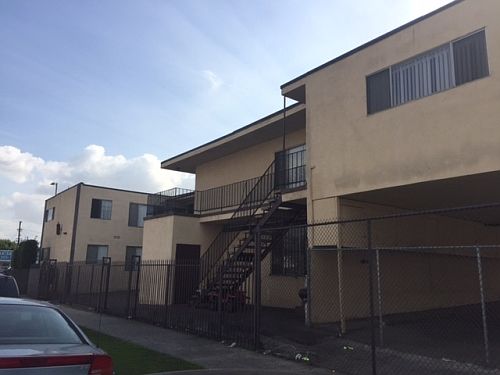 1st image of 1804 W 78th St APT 05