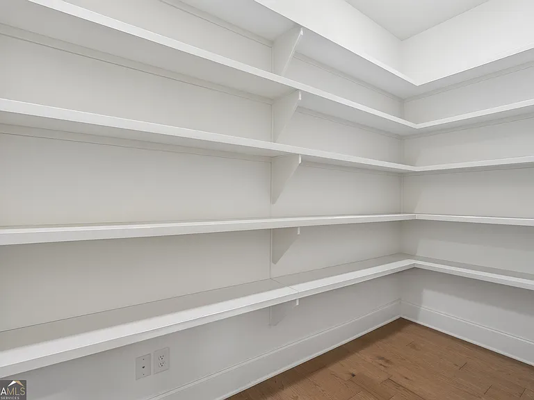 2045 Kent Ct — Photo 32