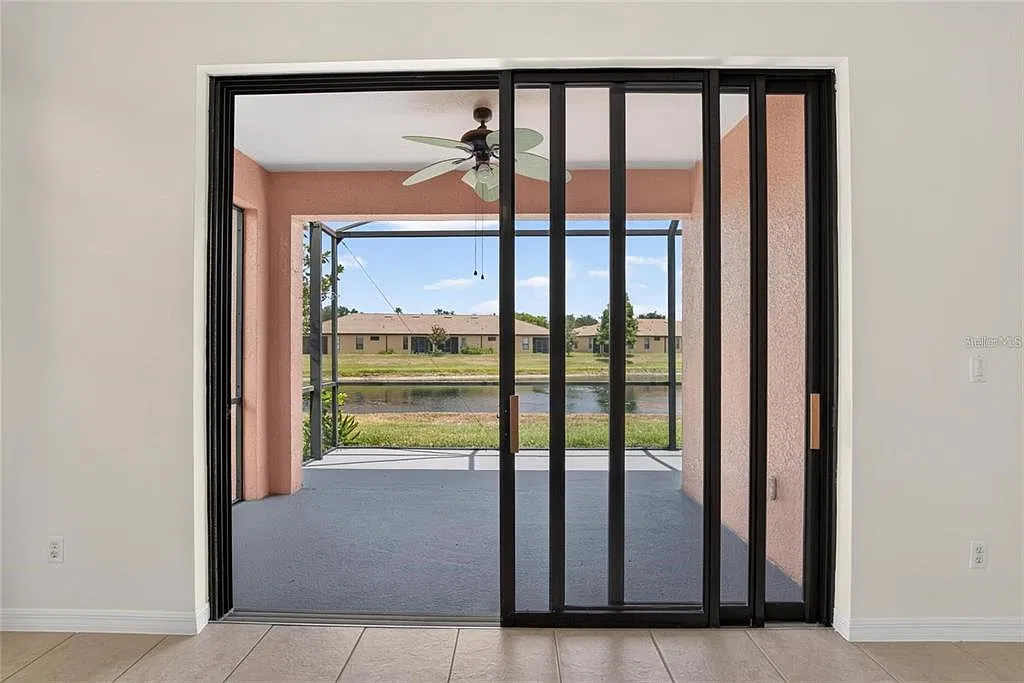 2 bed, 2.0 bath, 1393 sqft, $2,300 — Photo 4