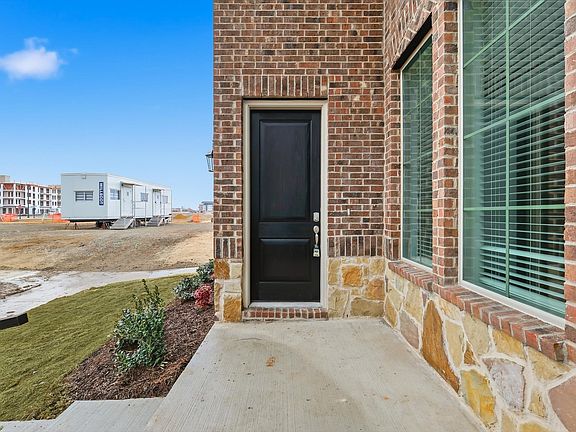 2nd image of 1500 Lake District Dr