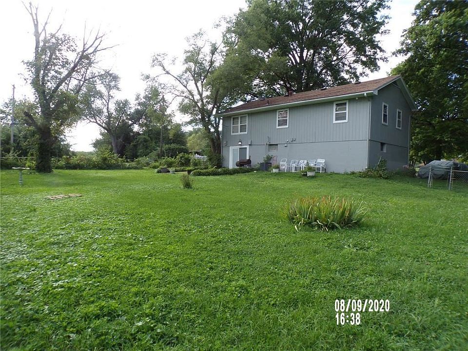2nd image of 7401 E 119th St