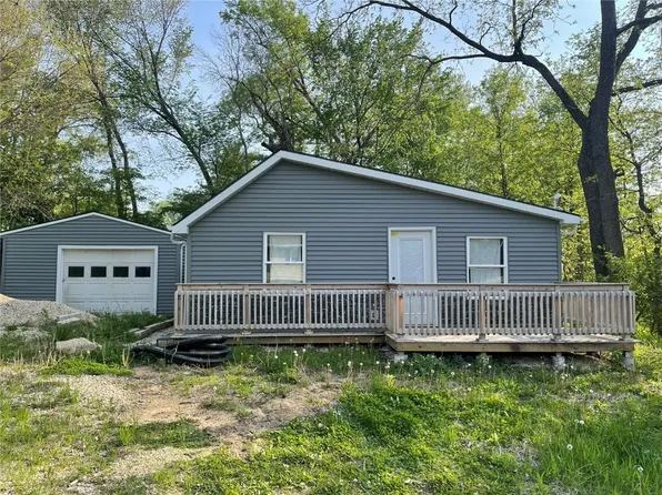 407 E Hickory St, Anamosa, IA 52205