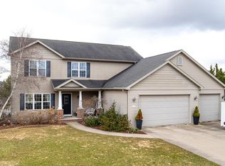 2195 Shadow Bend Ct, Neenah, WI 54956