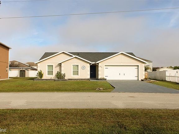 3rd image of 242R Abbotsbury Dr